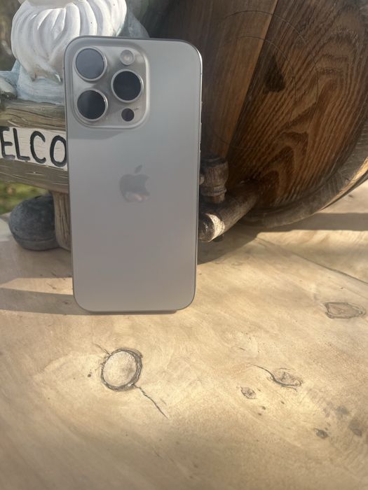 Продавам iphone 15pro