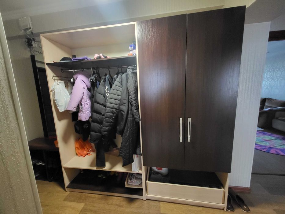 Шкаф для прихожей