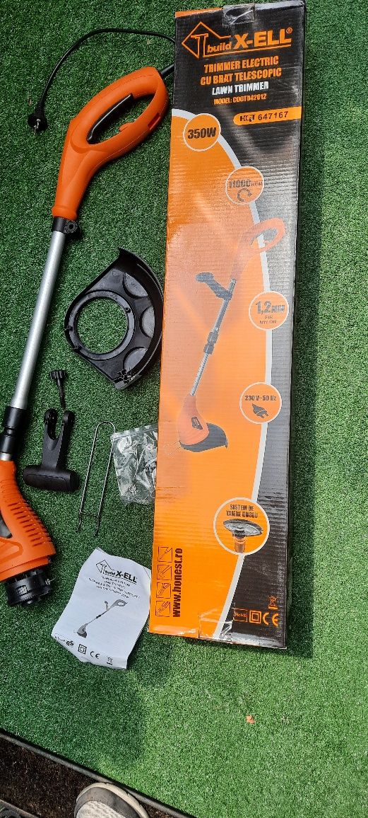 Trimmer electric cu braț telescopic