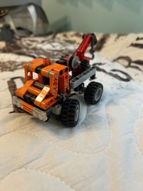 LEGO TECHNIC: Mini Tow Truck (9390)