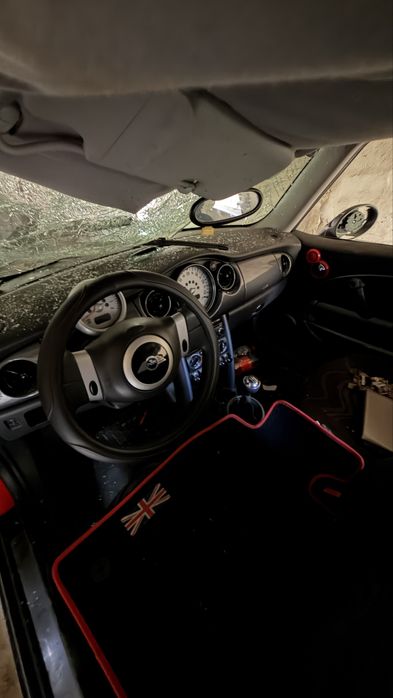 Mini cooper avariat