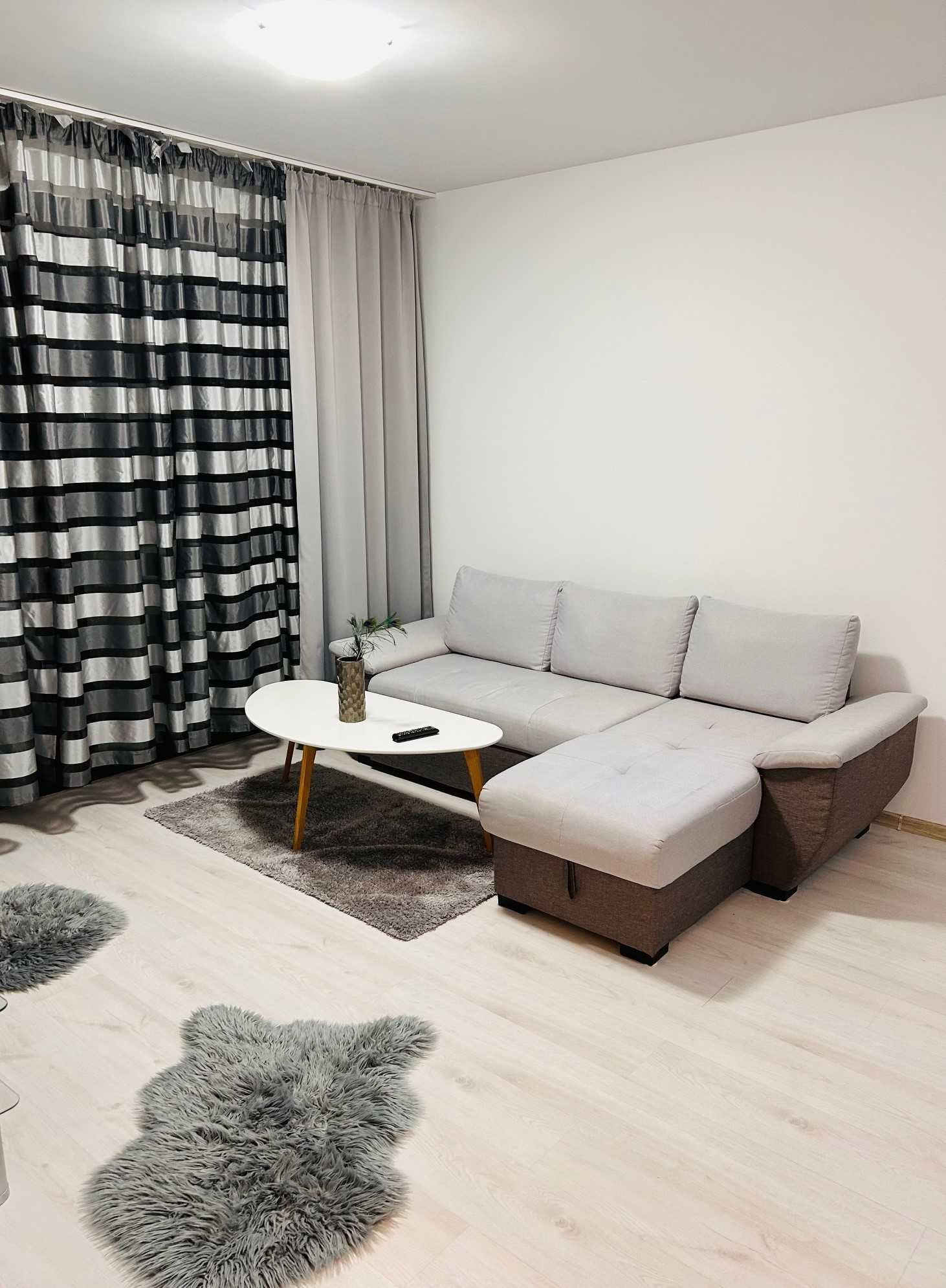 Inchiriez apartament 2 camere si loc de parcare - Class Park