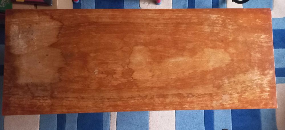 Подарявам дървена маса