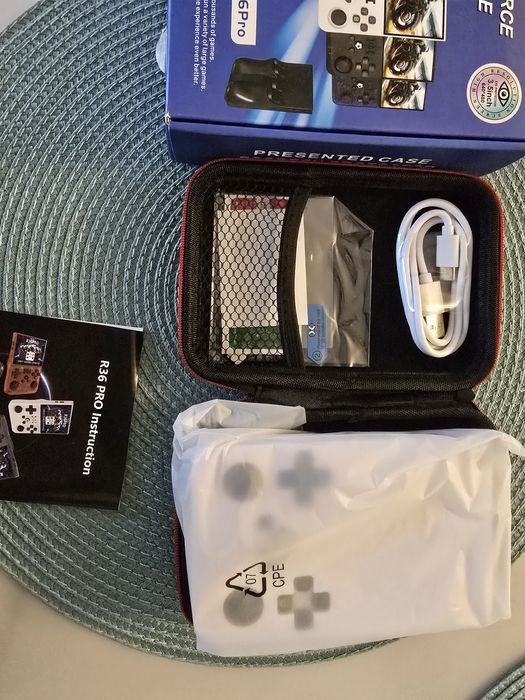 Consola multi-platform jocuri R36Pro