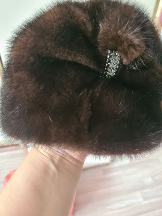 Продам норковую шапку новая