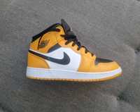 Nike Jordan 1 yellow taxi mid