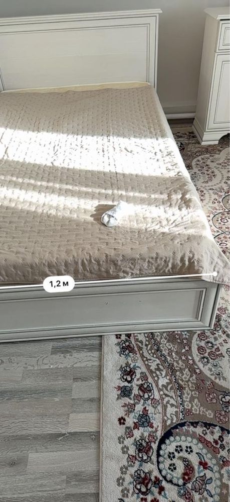Кровать размер - 1.2*2 с матрасом