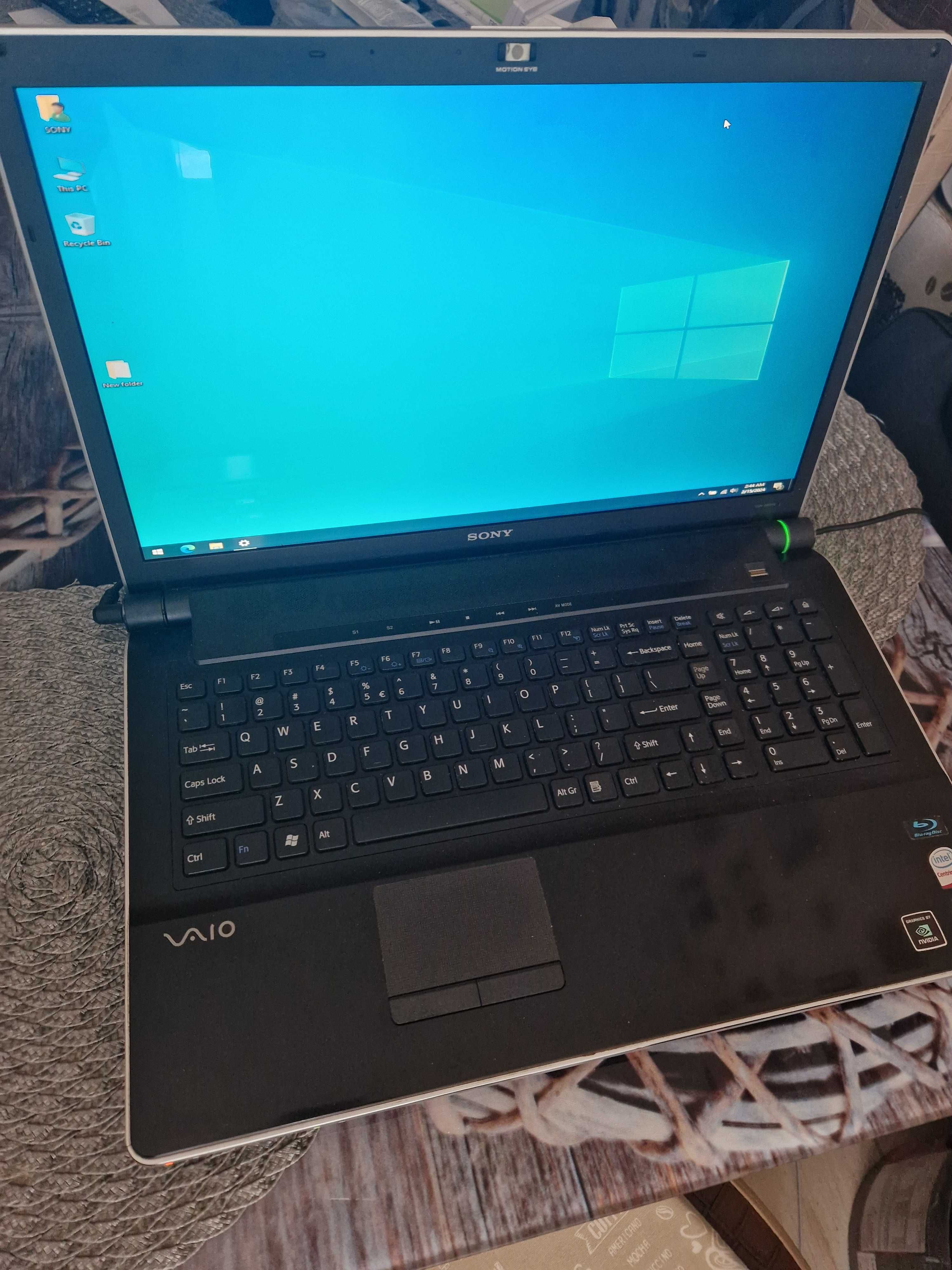 Laptop Sony VAIO 18"