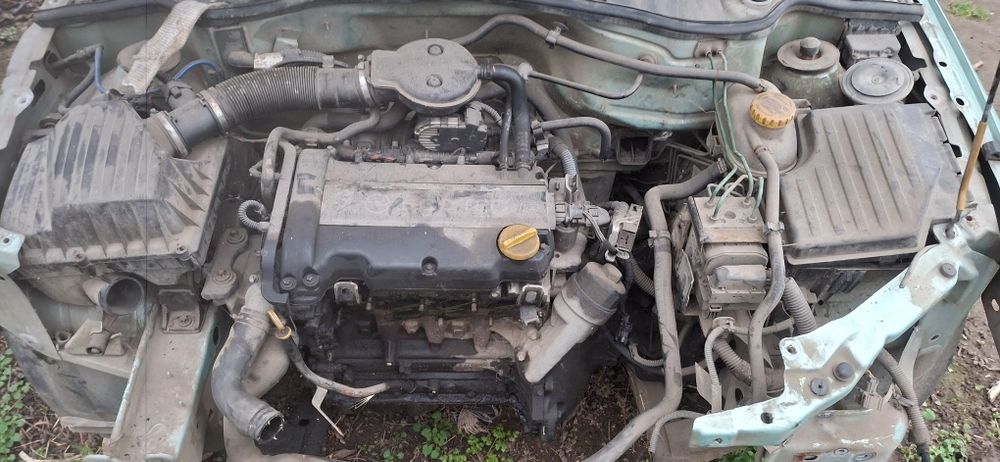Dezmembrez opel corsa 1,2 benzină zabrani județul Arad