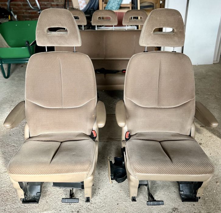 Салон/седалки Крайслер вояджер