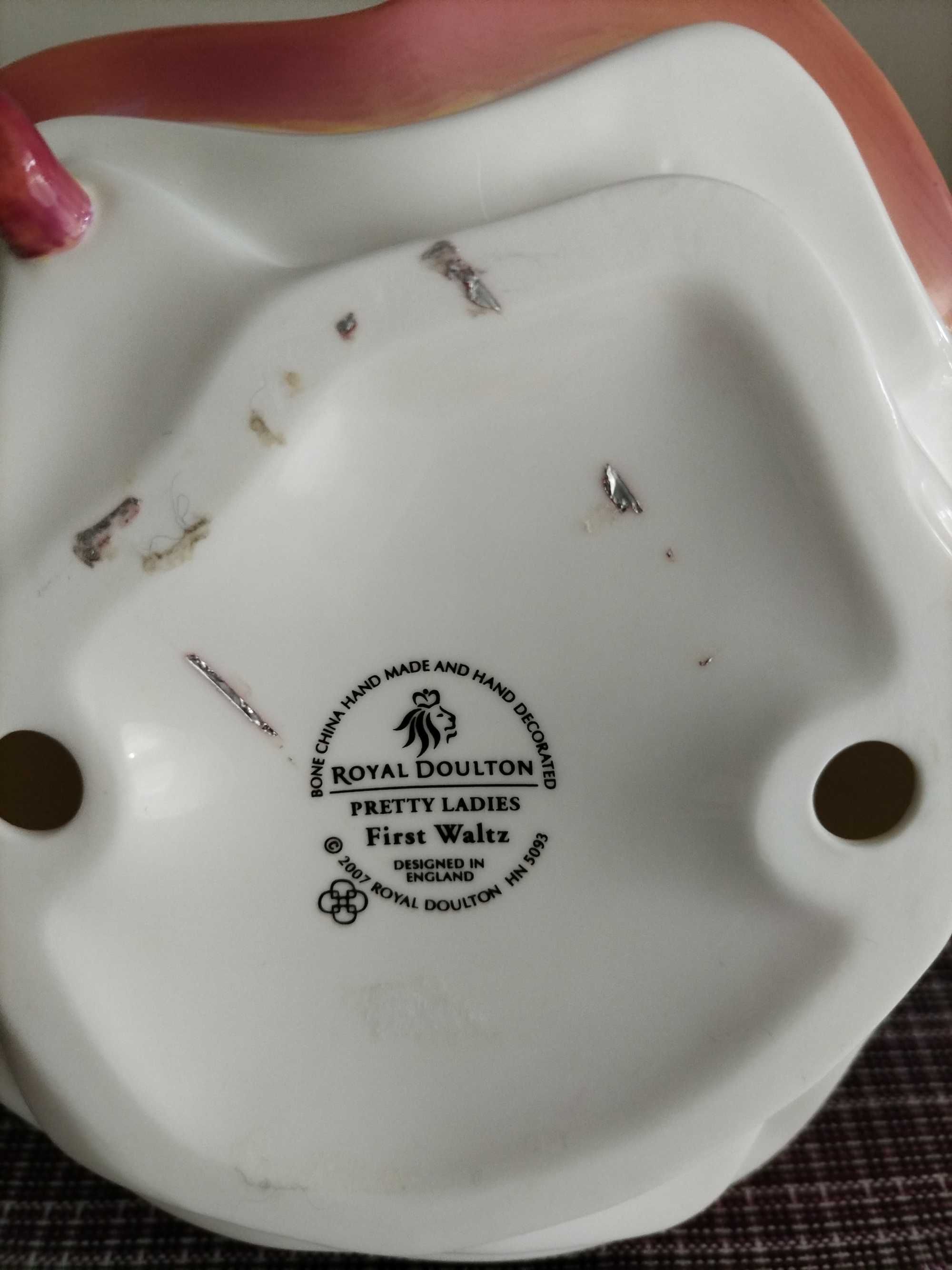 Порцеланови статуетки Coalport
