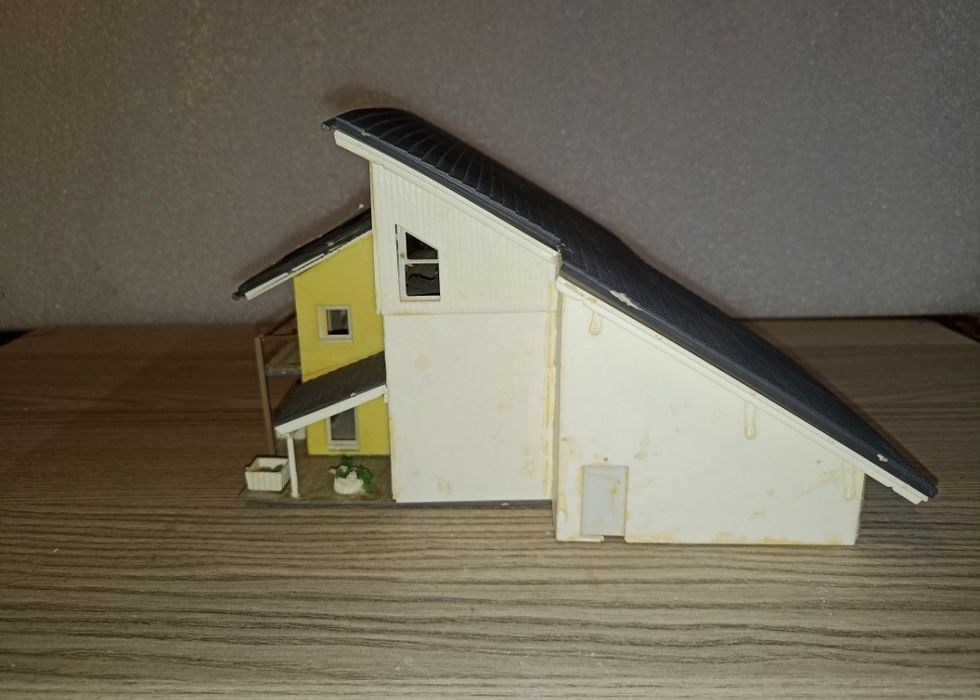 Diorama Faller 130302, casa cu panouri solare scara H0

Dimensions
200