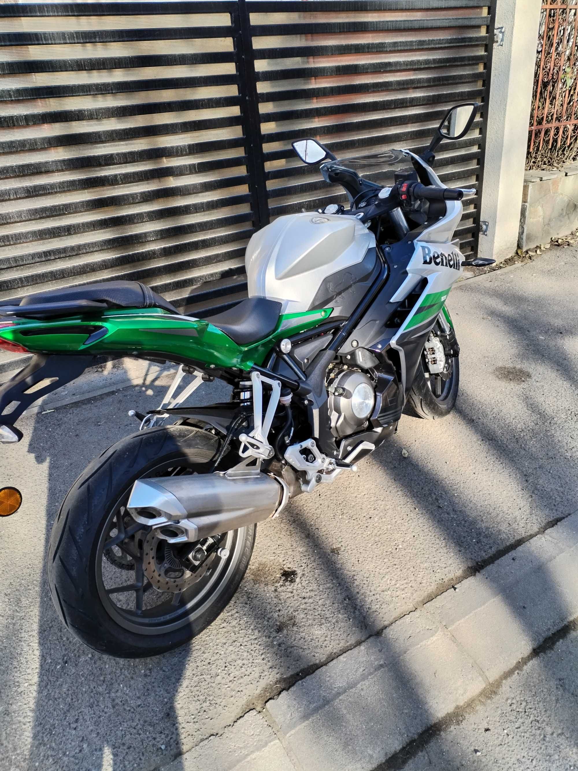 Motocicleta benelli 302R 2019