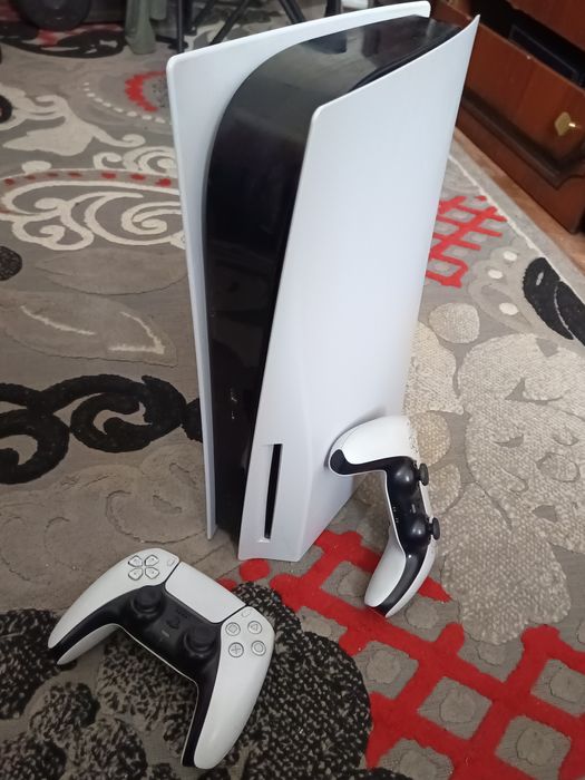 Продам playstation 5 срочно!