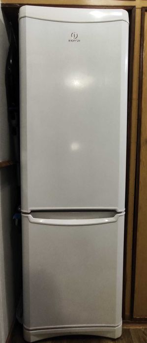 Холодильник Indesit B 18