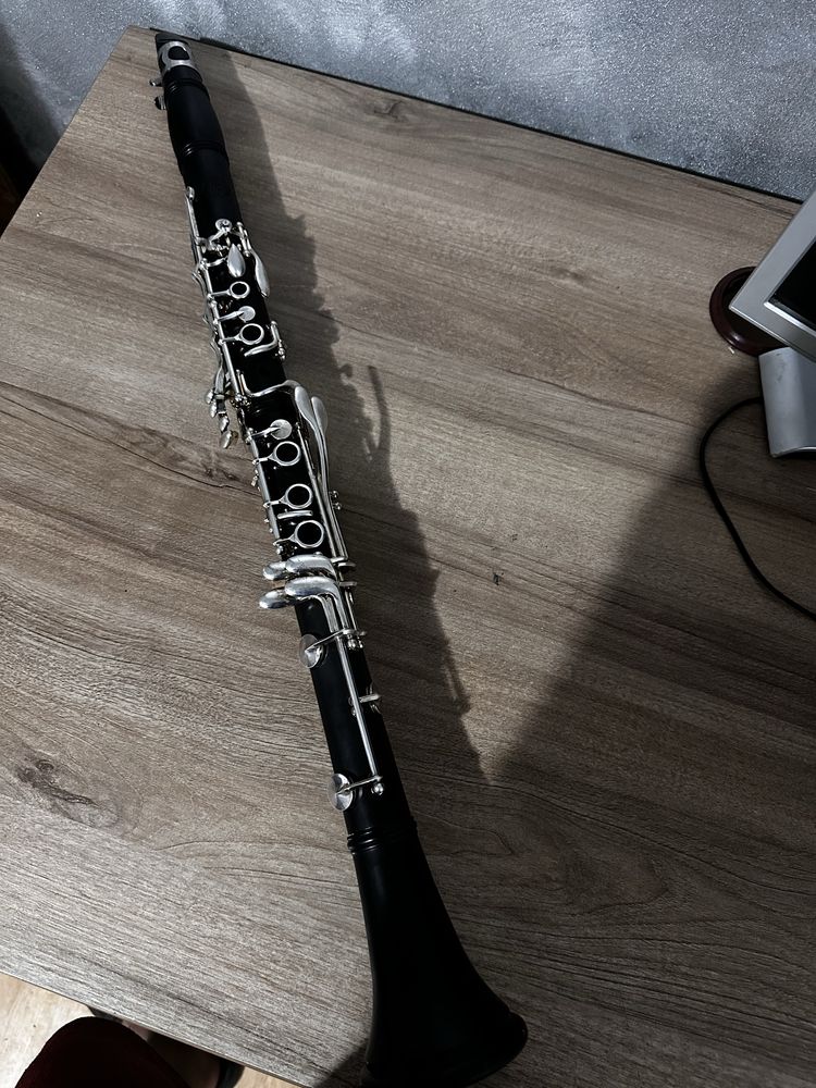 vând clarinet stare excelenta pret usor negociabil
