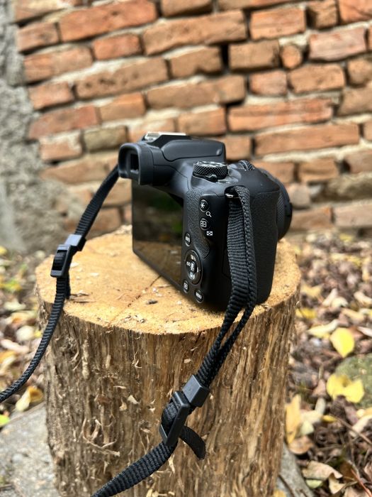 Canon Eos R100 RF-S 18-45 mm F4.5-6.3 IS STM kit