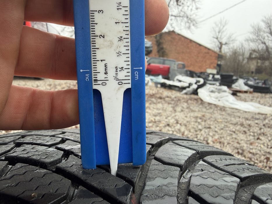 225/60 R17 2бр зимни гуми