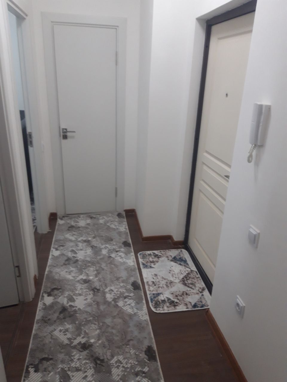 Срочно продатся 2ком квартира Чирчик 2 микрорайон новостройка