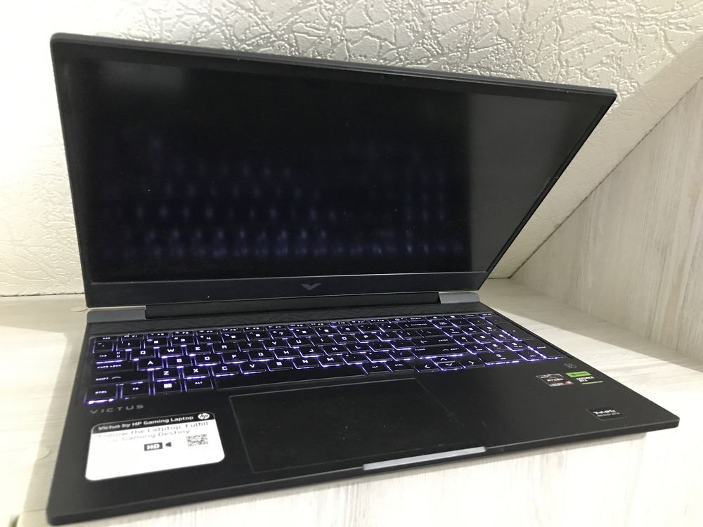 Hp Victus 15 RTX 2050 R5 7335HS