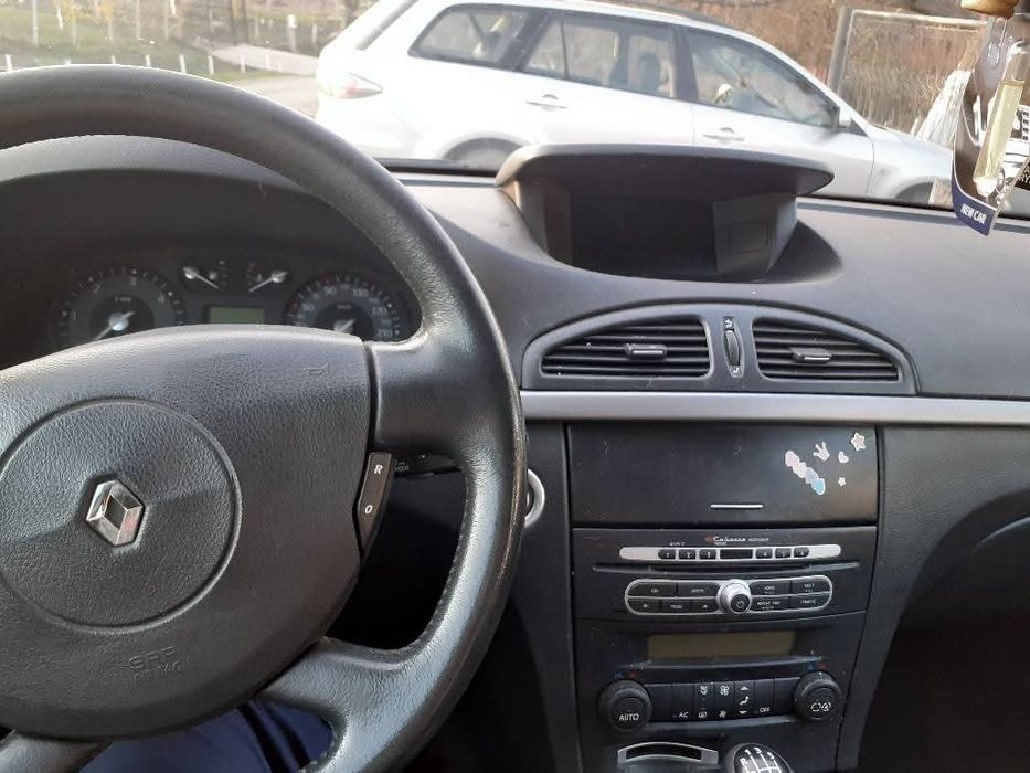 Vând pentru reparat sau dezmembrat
