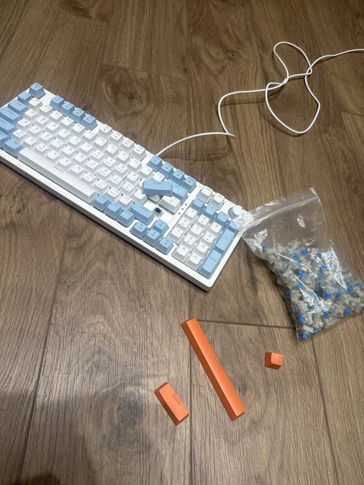 Механическая клавиатура Zifriend KA981 с обновлёнными чёрными свитчами