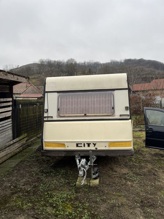 Vând rulotă germană