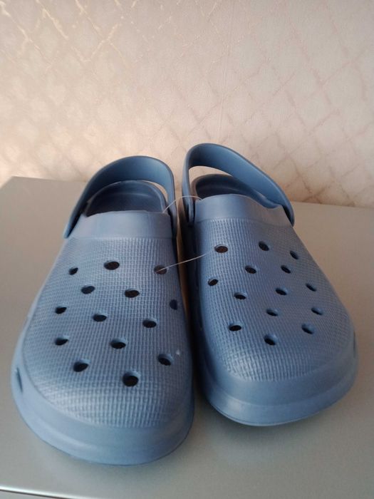 сабо шлёпанцы медицинские, мужские и женские. Размер на 40/41.