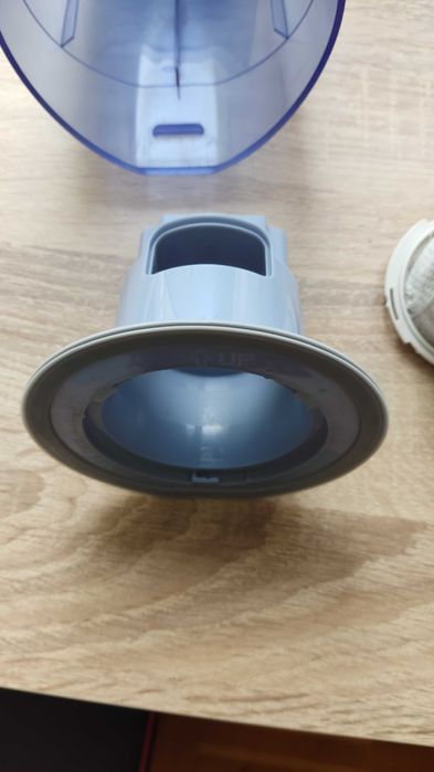 Мини ръчна прахосмукачка Philips FC6142