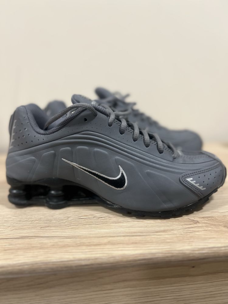 Дамски маратонки NIKE SHOX
