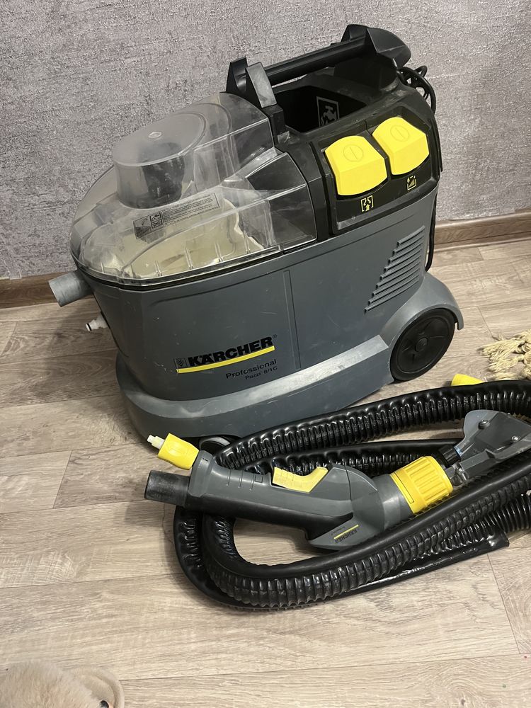 Продам  моющий пылесос. Karcher puzzi 8/1