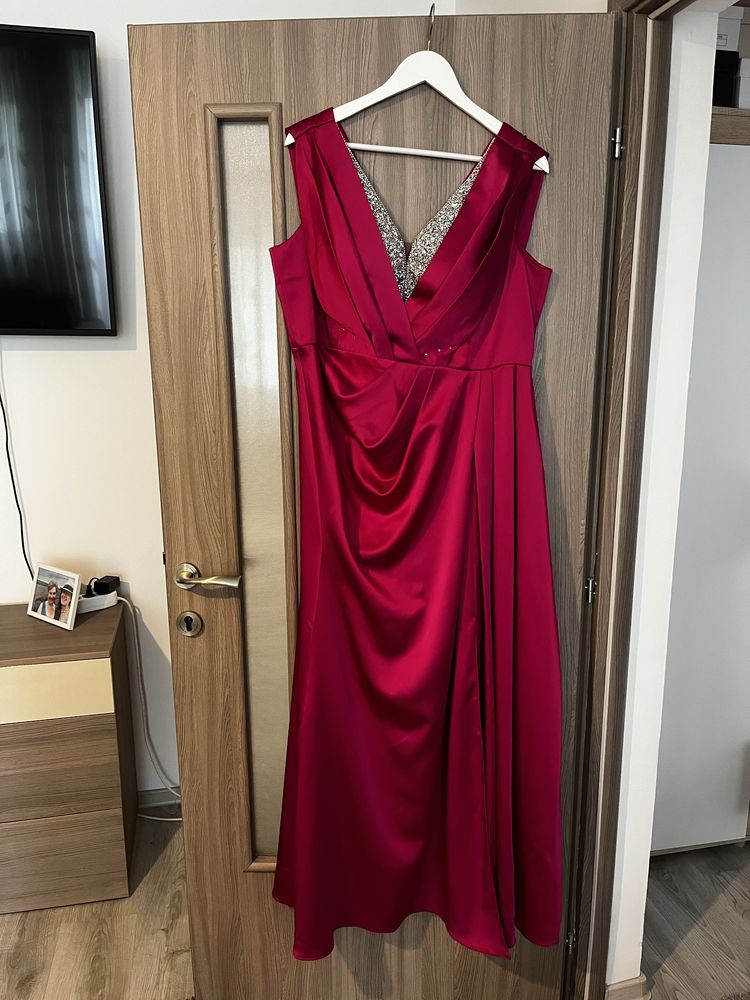 Rochie de nasa fucsia