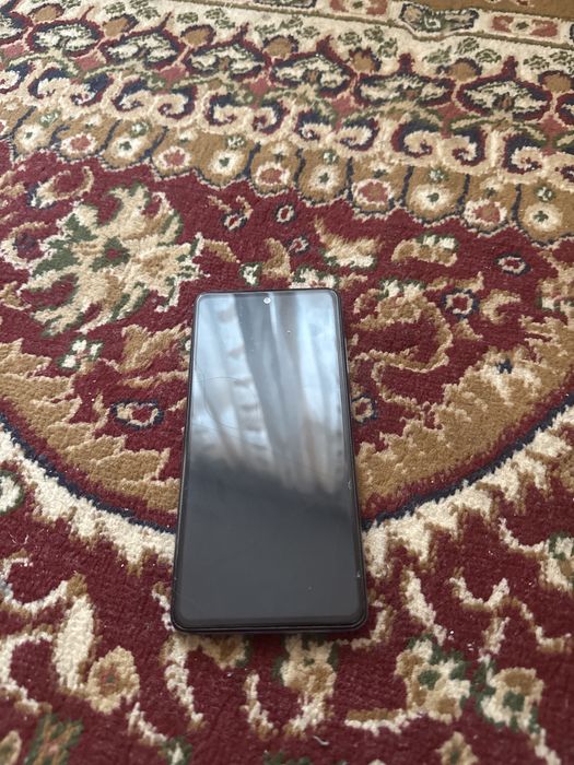 Samsung  A52 2yil ishlatilgan karobka dakumeti bor