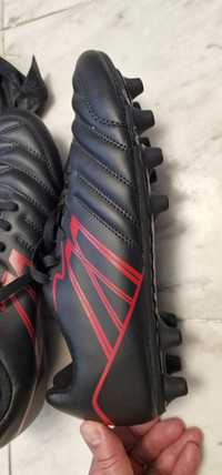 нови обувки за футбол