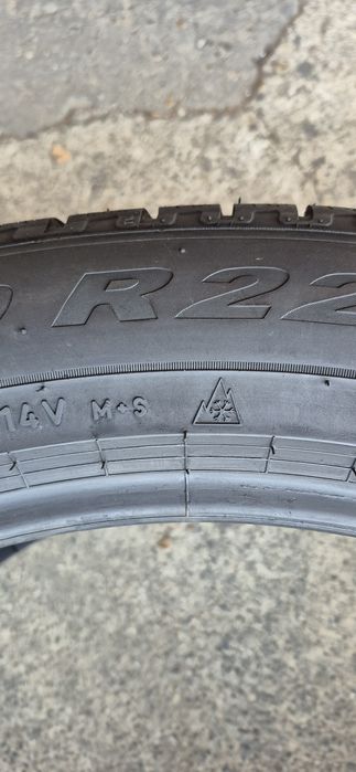 2 anvelope iarna Pirelli 325/40/22,dot 2024.Pretul este pe bucata.