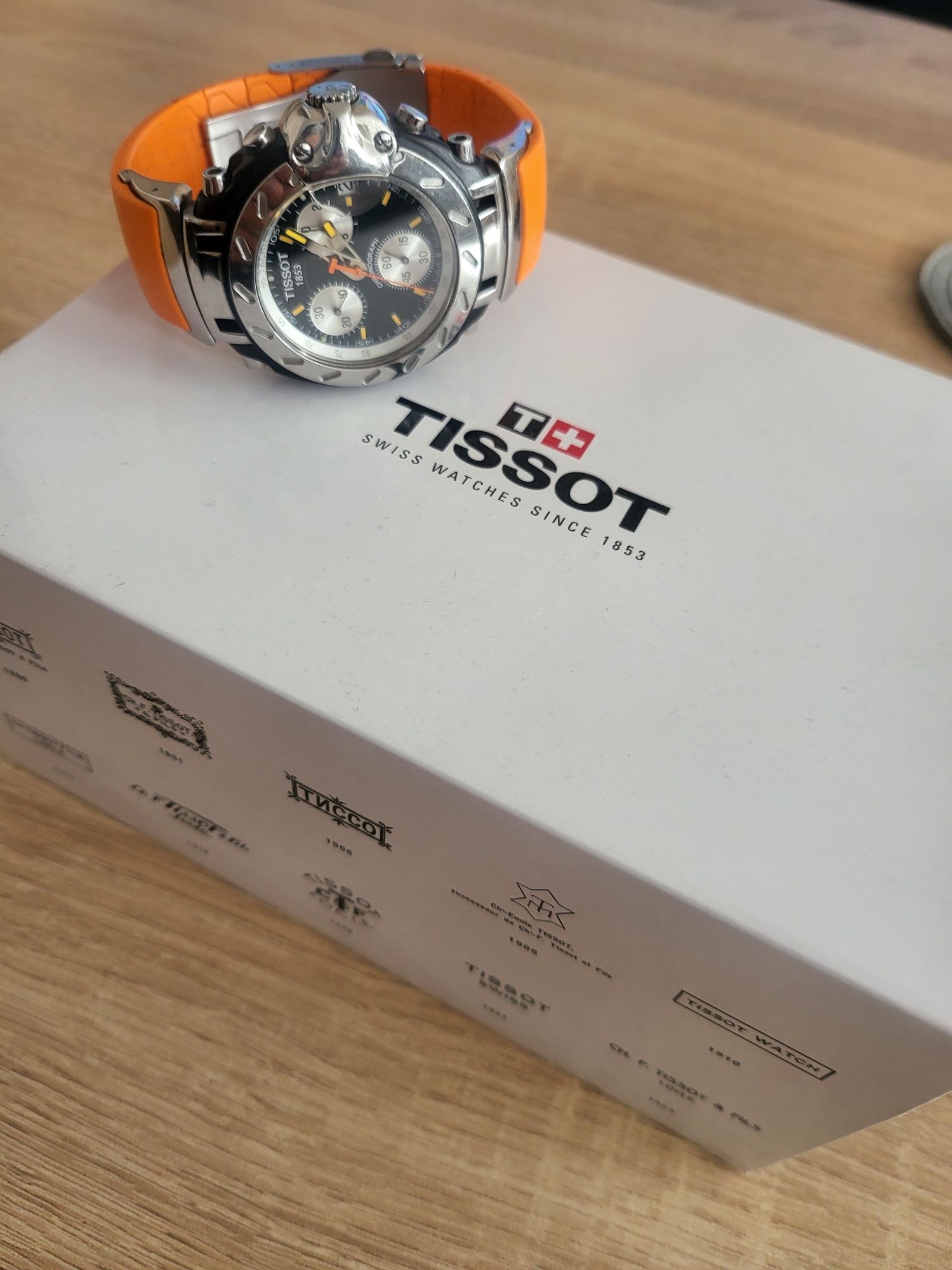 Часовник Tissot в идеално състояние
