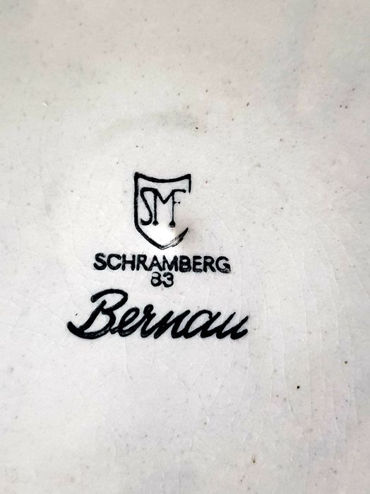 Farfurii vechi din portelan