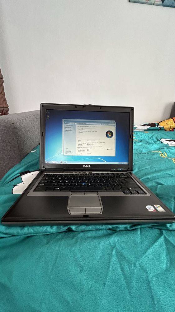 Laptop DELL dual core 2gb ram 8 buc