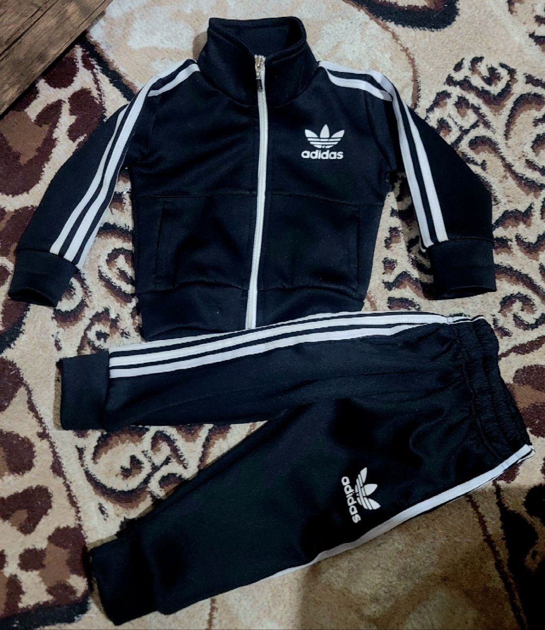 Новый фирменный децкий костюм двойка Adidas