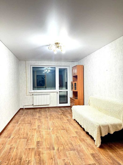 Продам 2комн на 15мкр возле остановки Горняк средний этаж