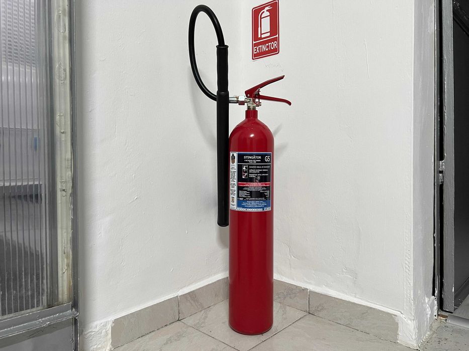 Stingator G5, Gefil, de tip CO2 , Cantitate agent 5L