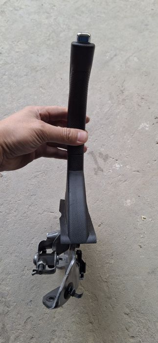 Продам ручку ручного тормоза от Onix ручник состояние идеал снято с но