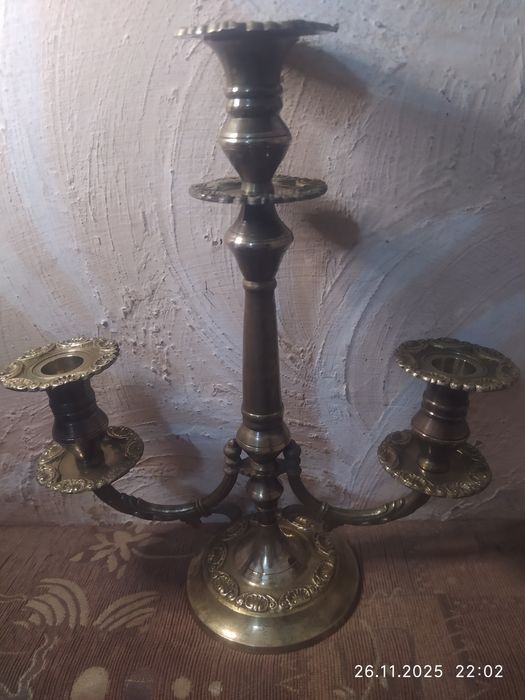 Продам подсвечник трёхрожковый. Латунь.