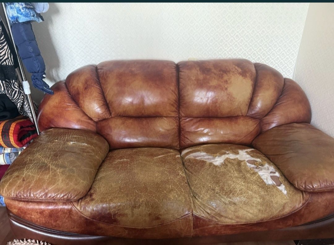 Кожанный диван б/у