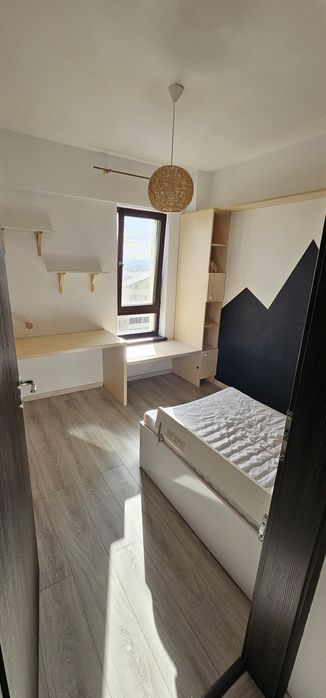 Proprietar direct Vând apartament 3 camere Brown Luxury rond Pacurari