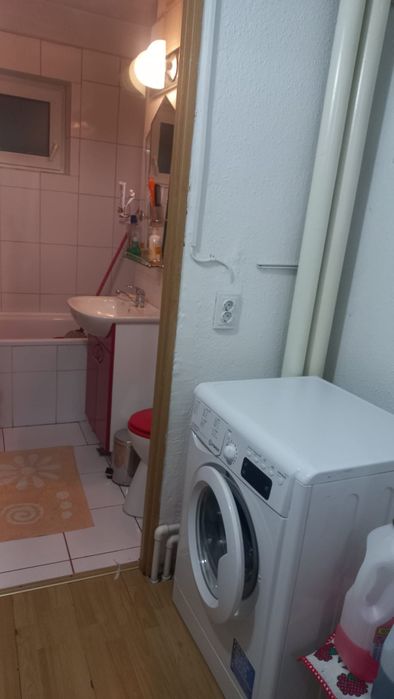 Inchiriez apartament cu 3 camere