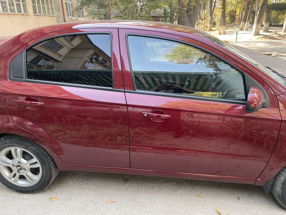 Продаю свой автомобиль Chevrolet Nexia 3