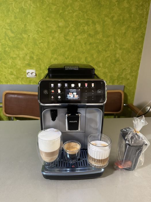 Expresor/aparat de cafea Philips Latte Go seria 5500