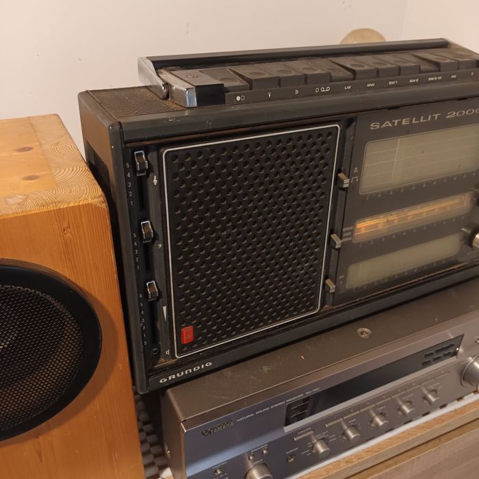 Radio Grundig satelette 2000