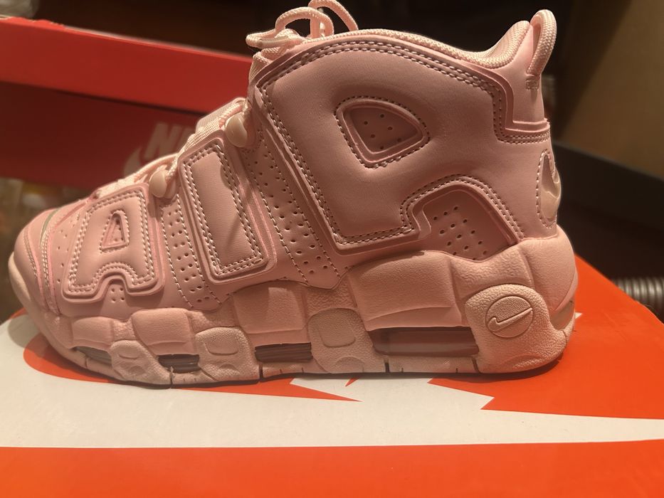 Продавам !!! Нови обувки Nike